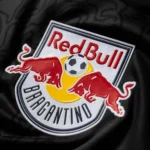 Camisa Red Bull BRAGANTINO II 24/25 - Torcedor Masculina - Preta com detalhes em vermelho - Imagem 3