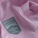 Camisa Santos Edição especial Outubro Rosa 24/25 - Torcedor Umbro Masculina - Rosa - Imagem 5
