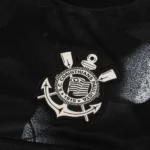 Camisa Corinthians Pré-jogo 25/26 - Torcedor Nike Masculina - Preta com detalhes em branco - Imagem 3