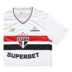 Camisa São Paulo I 25/26 - Torcedor New Balance Masculina - Branca com detalhes em vermelho e preto - Imagem 3